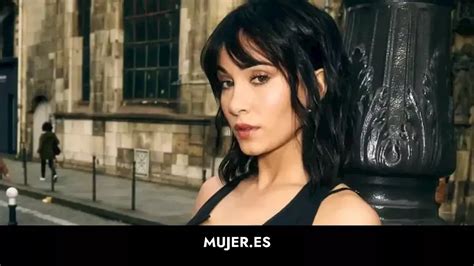 Aitana pasea por París en bikini negro y vestido semitransparente España Head Topics