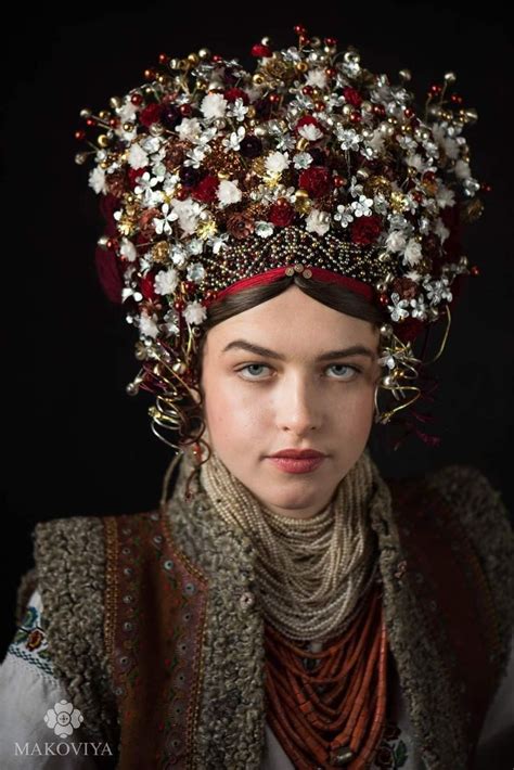 Pin by Stefaniа on Віночок світлин Costume portrait Russian fashion