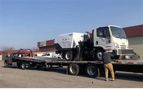 About Flatbed Tow Truck and When to Use It?