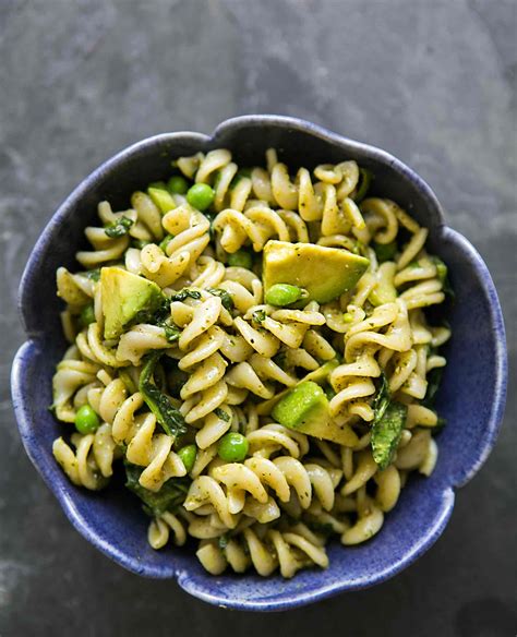 Macarr O Pesto Espinafre E Abacate