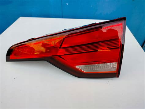 LAMPA PRAWY TYŁ W KLAPE 8W9945076 AUDI A4 B9 KOMBI 8W9945076 za 79 zł z