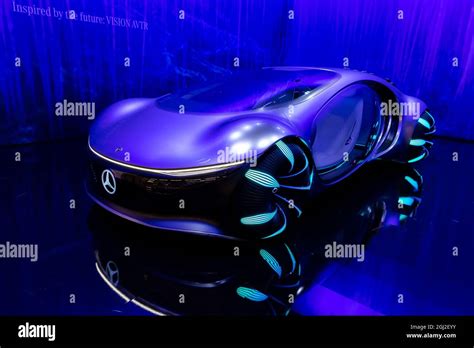 Mercedes Benz Vision Avtr Intuitive Smart Concept Car Reading Your