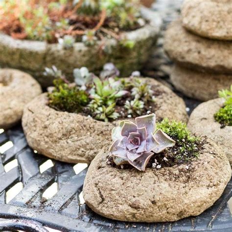 How To Make A Freeform Hypertufa Planter Hypertufa Rock Planters Concrete Garden Ornaments