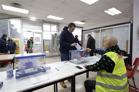 Fotos Del Referéndum De Avanza Para Frenar La Huelga Del Autobús Urbano