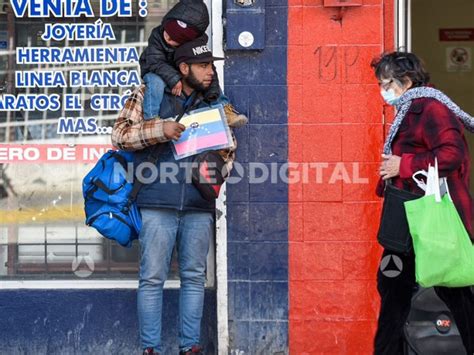 Migrantes varados en Juárez permanecen a la espera de poder cruzar a EU