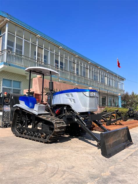 Agriculture Machinery 100HP Rotary Cultivator Tiller Crawler Tractor