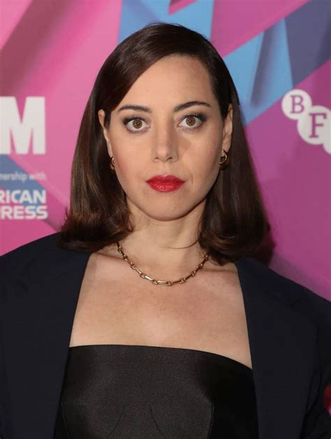 Aubrey Plaza On Theo James S Nude Scene In The White Lotus Aubrey
