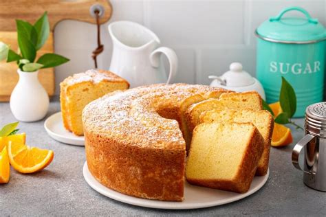 Bolo de laranja amêndoas e calda é fofinho e fácil de fazer confira