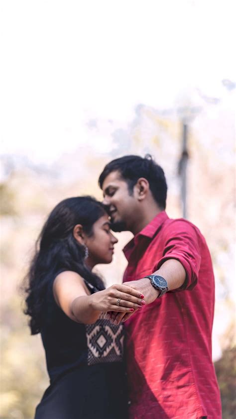 10 Beautiful Couple Poses For Your Pre Wedding Photoshoot Photopoets