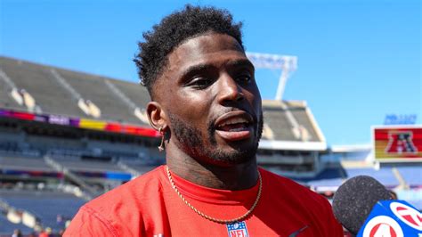 Dolphins star ‘looking for a new deal’ amid big WR paydays | Yardbarker