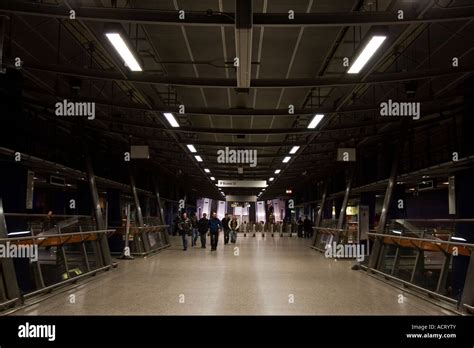 North Greenwich Underground station concourse Stock Photo - Alamy