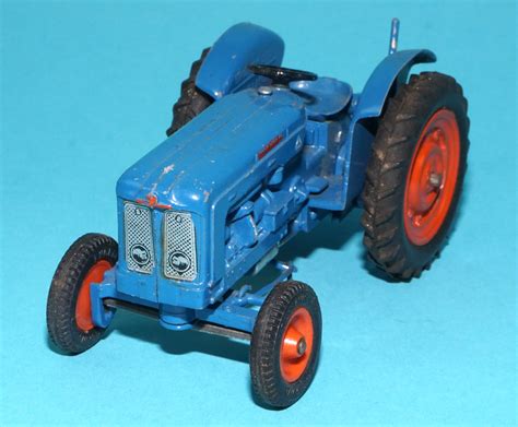 Britains Farm Fordson Super Major Tractor England Boonsart