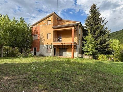 Villa In Vendita A Genga Fabriano Cerreto D Esi Ancona Idealista