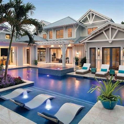 bright  inviting lighting ideas   pool