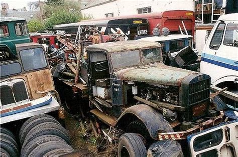 Photo Gallery: Vintage Tow Trucks and Wreckers | Tow truck, Trucks ...