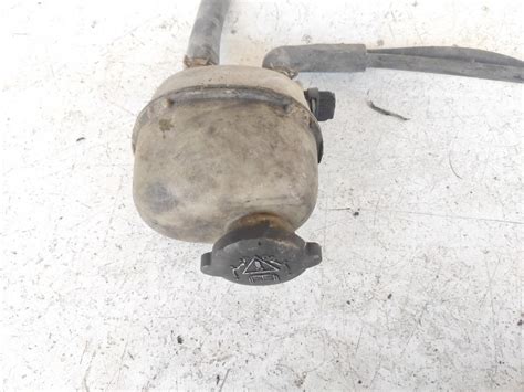 Used Expansion Tank Coolant Radiator Expansion Tank Bottle