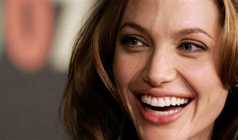 Here Are All The Different Types Of Smiles According To Science