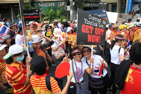 Thai Protestors Marching To Against Yingluck Government Editorial Photo