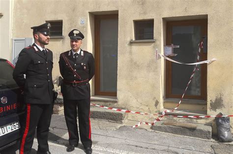 Foiano Omicidio Per Caso Cerca L Amico Litiga Col Suo Ospite E Spara