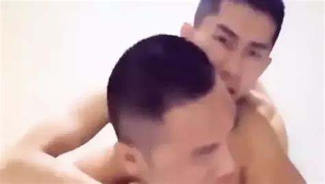 Amateur Hetero Typ schießt sein großes dickes Sperma auf mein Gesicht xHamster