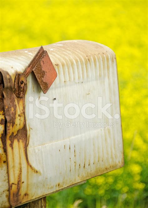 Foto De Stock Buzones Rurales Da Ados Y Viejos Vista Lateral Libre