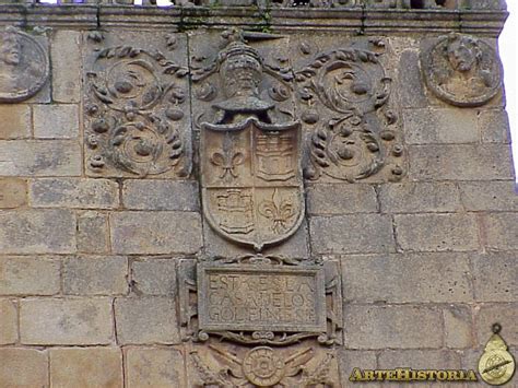 Palacio De Los Golfines De Abajo C Ceres Escudo Artehistoria