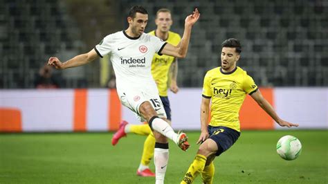 Die Stützen Von Eintracht Frankfurt Bröckeln