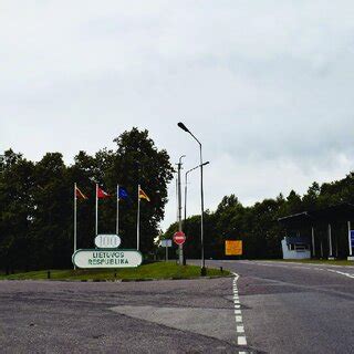 The Polish-Lithuanian border crossing with the visible entrance to ...