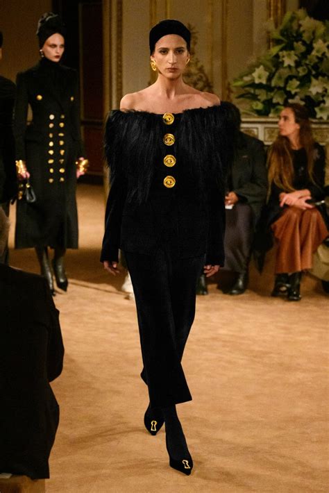 Maison Schiaparelli Ready To Wear Fall Winter 2023 24 10 34 Look 10