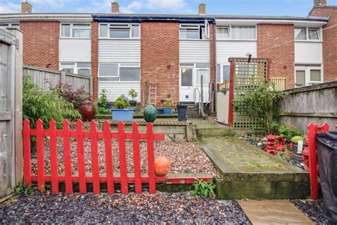 Poltimore Lawn Barnstaple Ex32 3 Bed Terraced House For Sale £205000