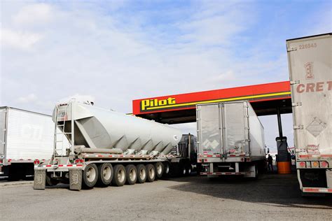 The Revolutionary Routine Of Life As A Female Trucker