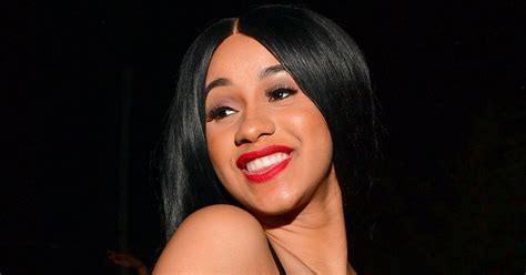 Cardi B Is The First Female Rapper To Hit No 1 Solo In Almost 20 Years