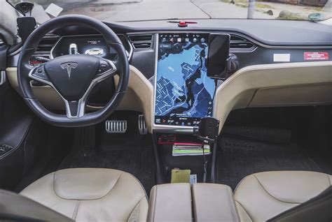 Tesla Model S Als Taxi Von Intax Umrüstung Ab Werk