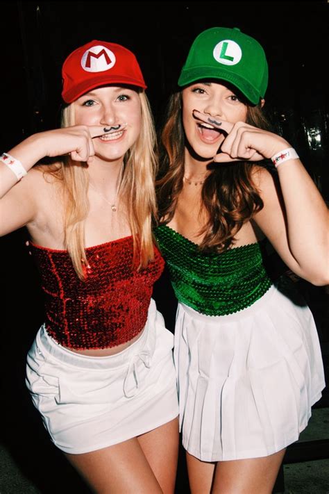 Halloween Costume Idea Duo Halloween Costumes Trendy Halloween