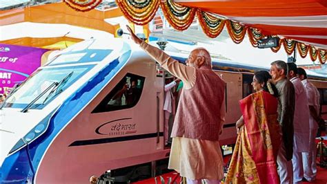 Vande Bharat Express पीएम मोदी ने देश को दो और वंदे भारत ट्रेन की दी सौगात एक नहीं इन तीन