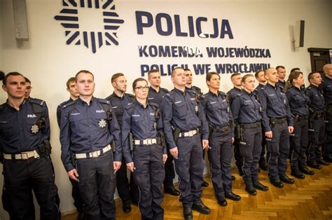 Rz Brakuje policjantów Sporo wakatów we Wrocławiu Radio Wrocław