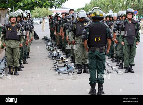 Cambodian National Police Hi Res Stock Photography And Images Alamy