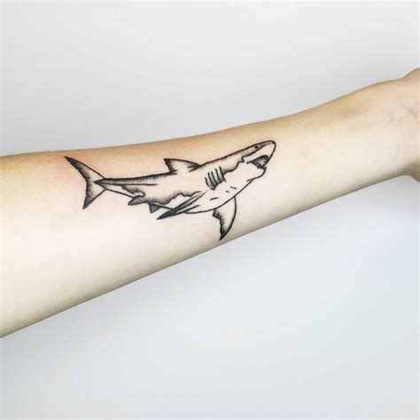 Shark tattoo: a symbol of strength and endurance - ️ Онлайн блог о тату ...