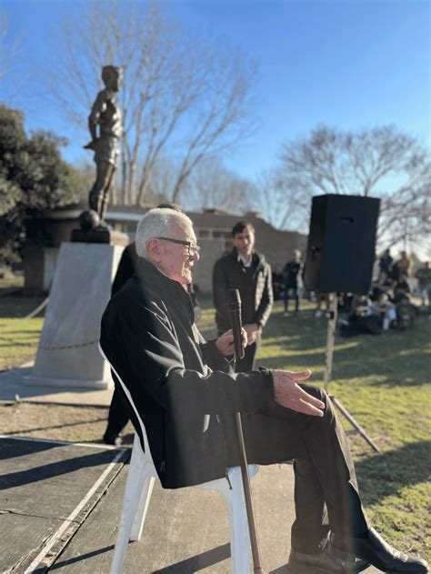 Proteger El Futuro El Homenaje De Renato Cesarini A Jorge Indio