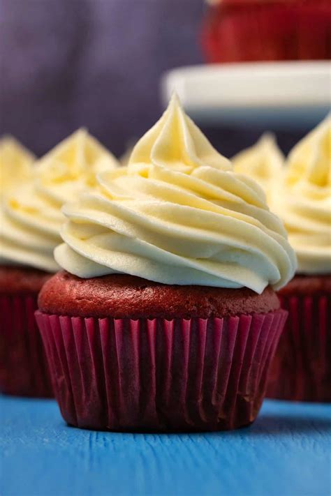 Red Velvet Cupcakes - Gimme That Flavor