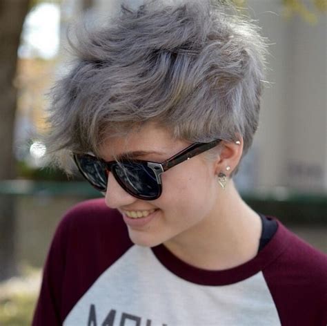 31 Hypnotic Ash Grey Hairstyles To Grab Attention