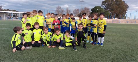 FÚTBOL Jornada de convivencia entre la Escuela de Fútbol Emilio Pérez