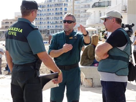 El Geas De La Guardia Civil Reanuda La B Squeda Por Mar Del Peque O