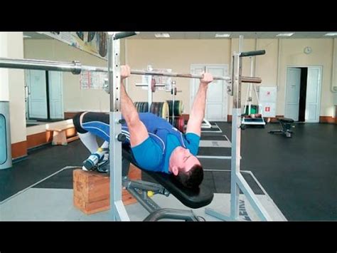 Жим штанги лёжа под углом вниз: техника выполнения - YouTube