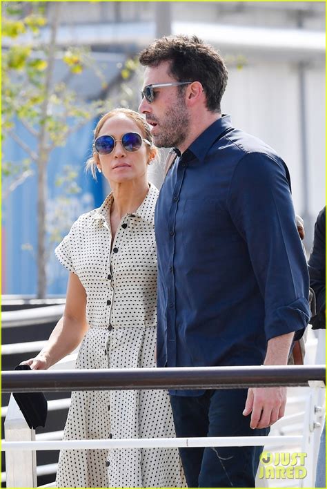 Ben Affleck Jennifer Lopez Kiss Hold Hands While Leaving Venice