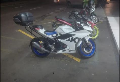 Suzuki GSX R150 Keyless Injection Modif Istimewa On Carousell