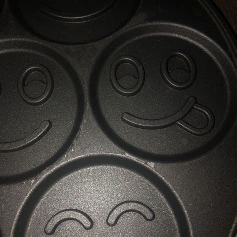 Nordic Ware Usa Smiley Face Emoji Pancake Griddle Pan Heavy Cast Aluminum Ebay