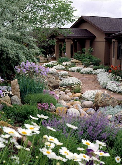 Awesome Front Yard Landscaping Ideas With Rocks