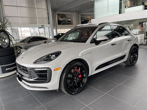 2024 Macan Chalk Exterior Black Gloss Vs Matte Black Accents