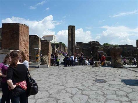 Arch Of Marcus Holconius Rufus May Site Of Arch At Holconius